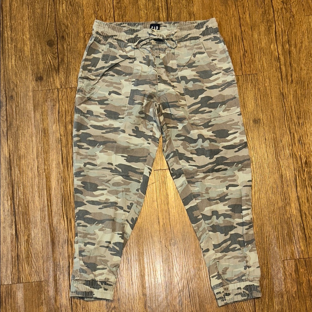 GAP Camouflage Cargo Jogger Pants